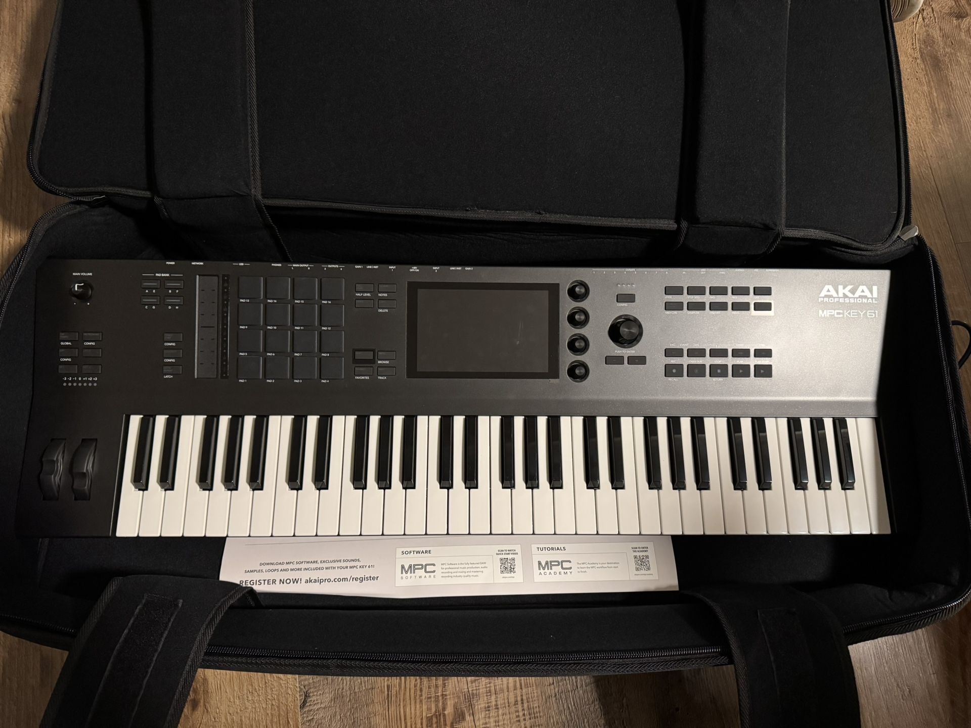 Akai Professional MPC Key 61 Keyboard/Sampler