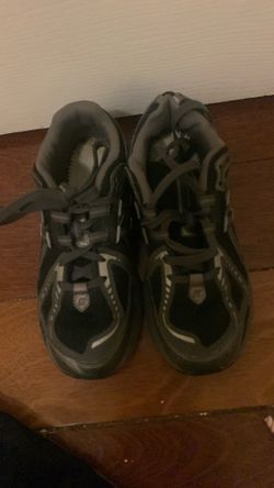 Kids shoes size 6