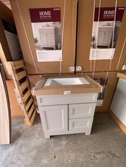 Sedgewood 30.5 in Single Sink Bath Vanity in Dove Gray with Arctic Solid Surface Top