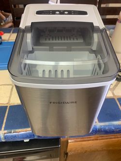 Frigidaire 9.4 in 26 lbs. Bullet Countertop Ice Maker in Stainless Steel