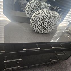 Bedroom Set/$600