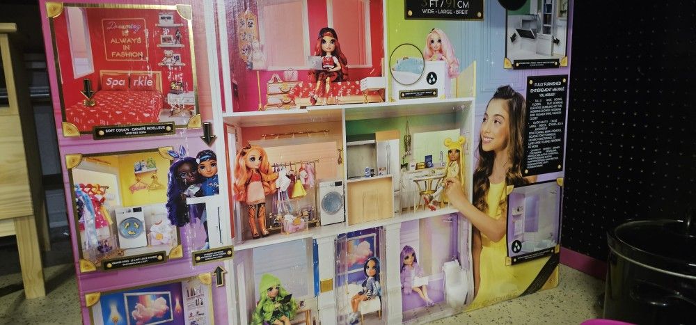 Rainbow High Dollhouse Brand NEW