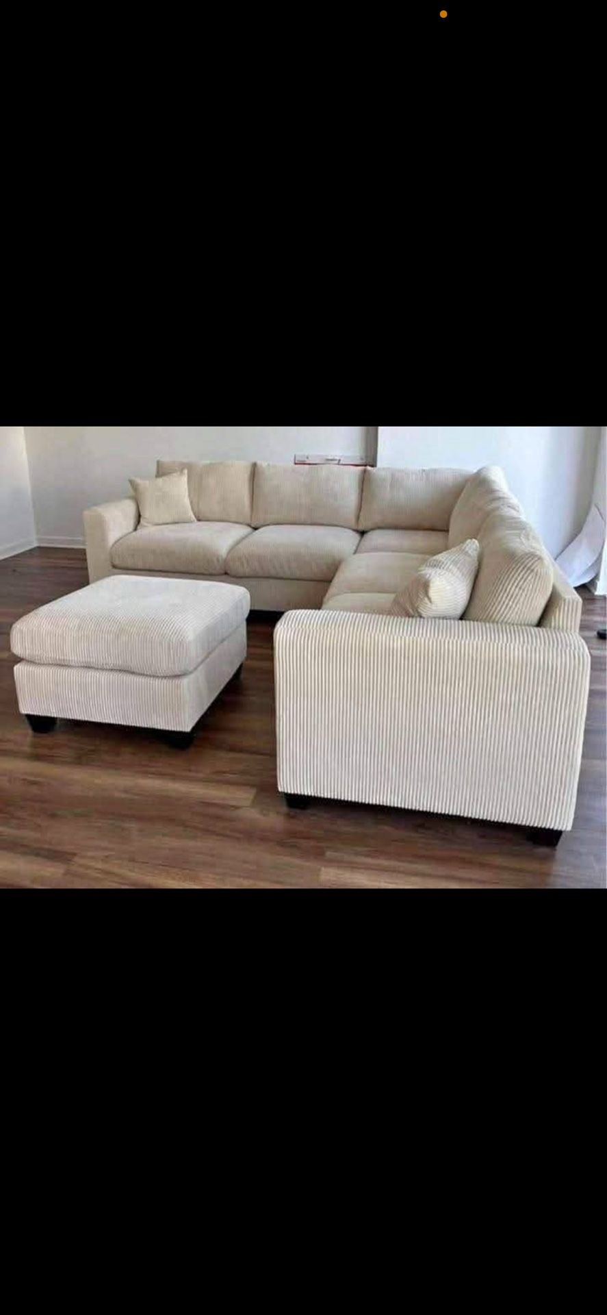 IVORY CORDUROY COUCH β