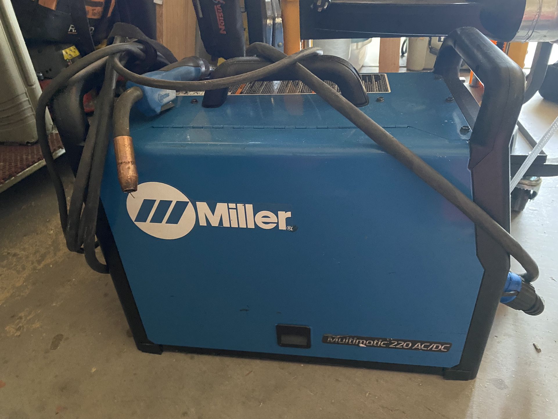 Miller Multimatic 220 Ac/dc Multiprocess Welder