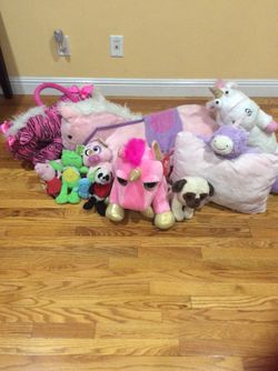 Selling a unicorn plush doll collection