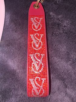 VS KEYCHAIN