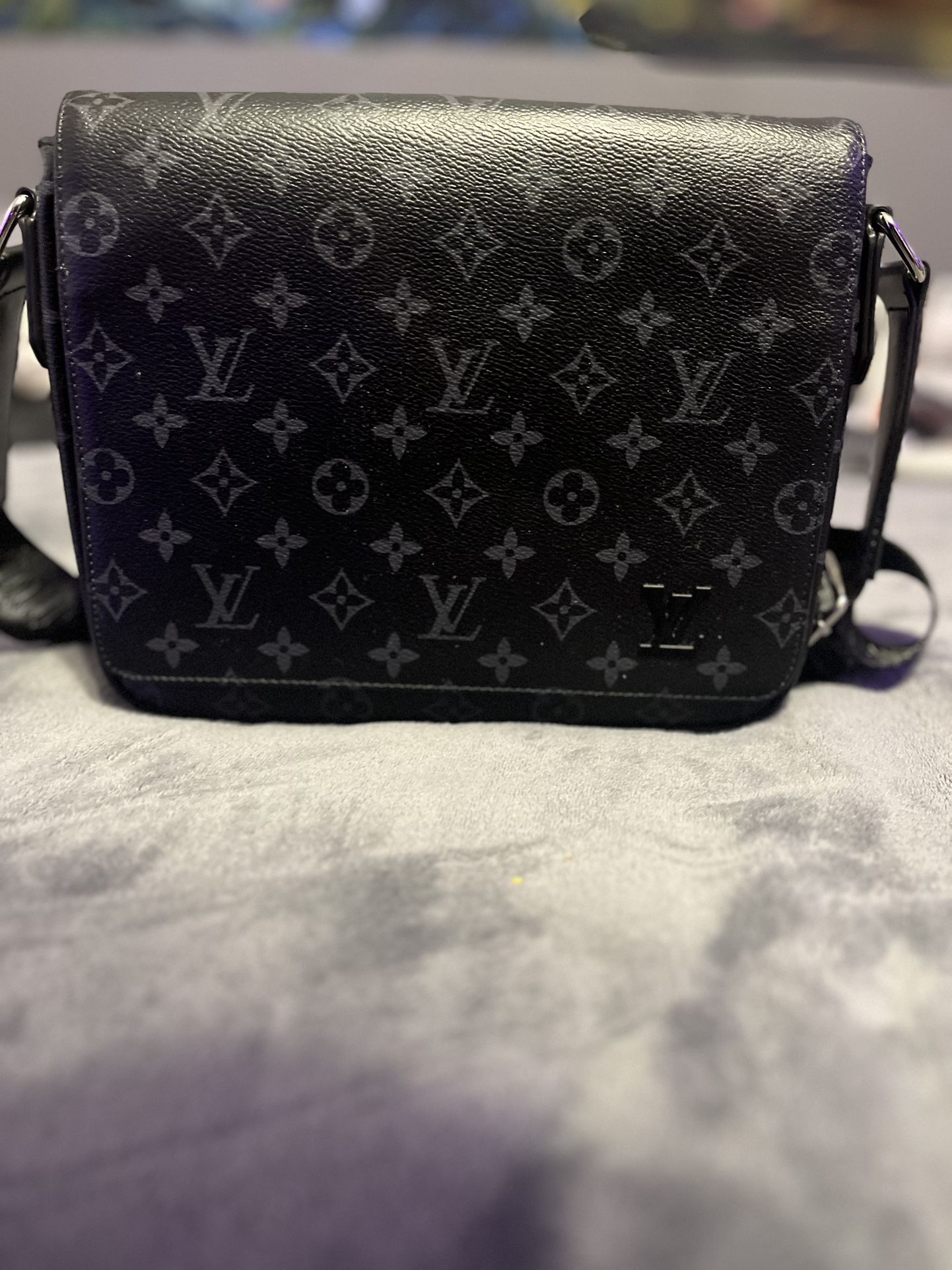 Louis Vuitton Men’s Messenger Bag