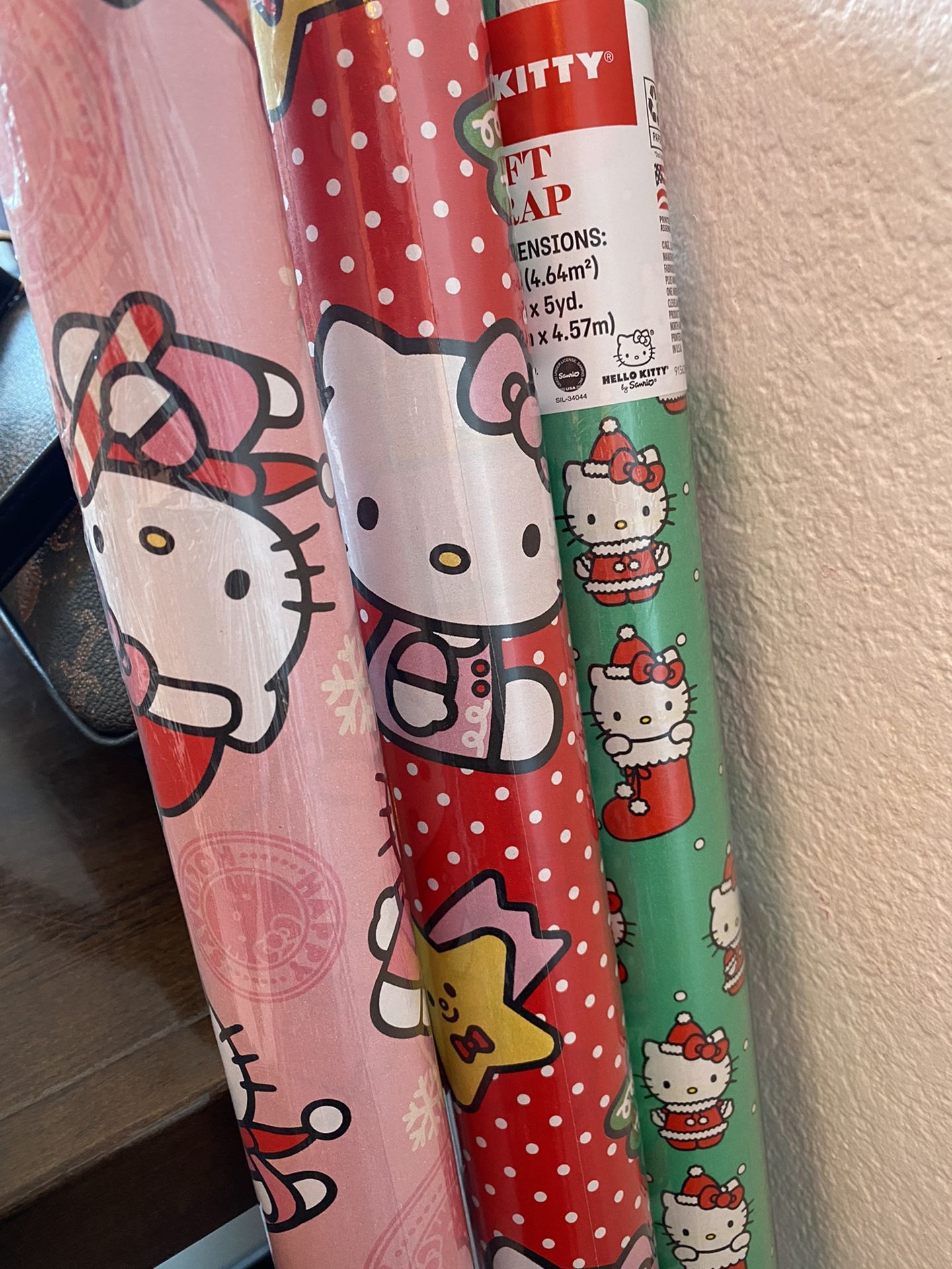 Hello Kitty Wrapping Paper