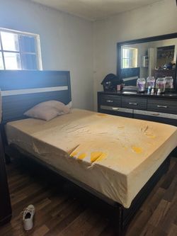 Full size bed