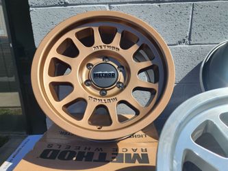 New 17" Method Racing off road MR703 wheels rims. CHEVY GMC TOYOTA LEXUS GX
