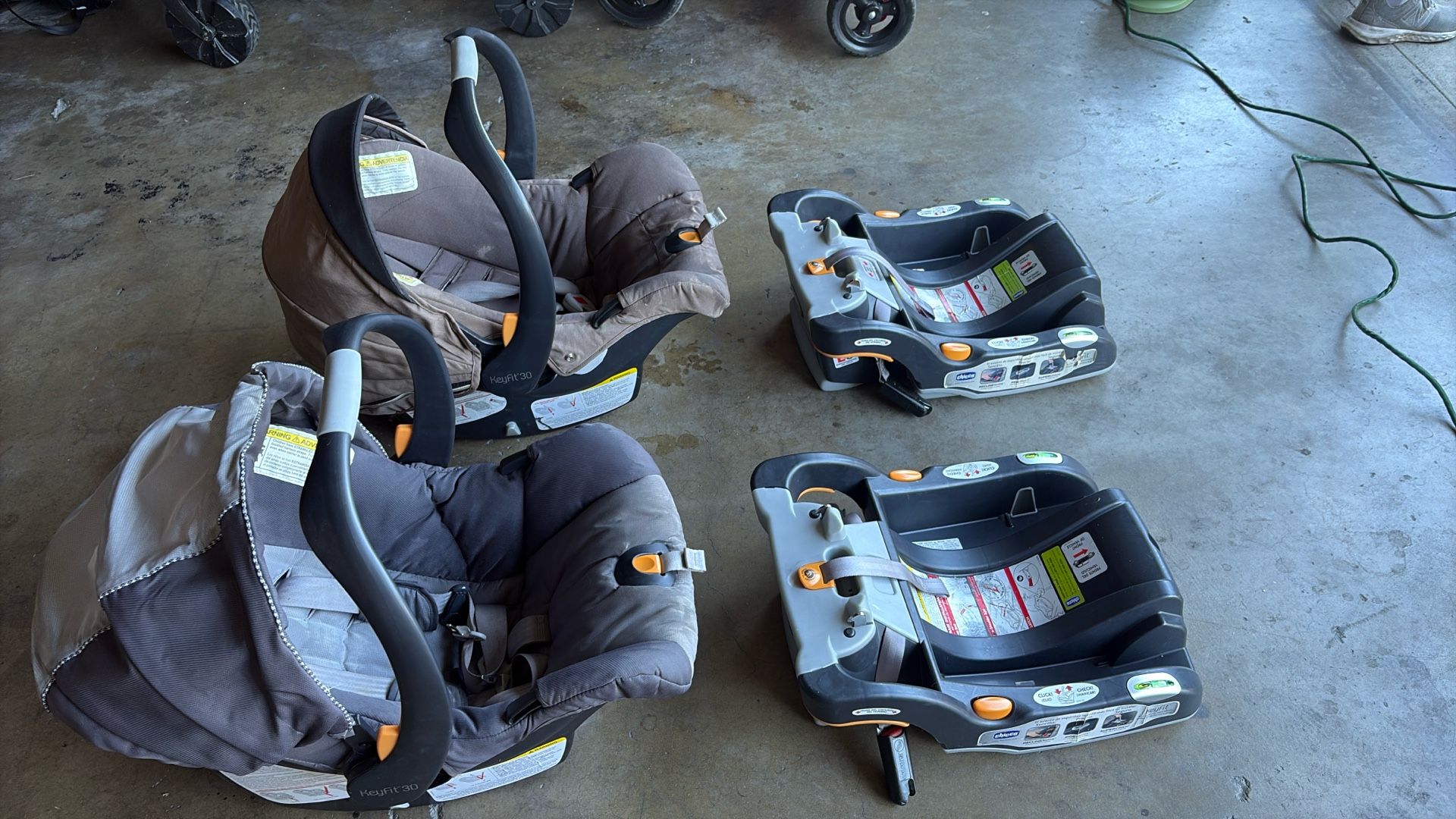 Chico Car seat and bases For Sale