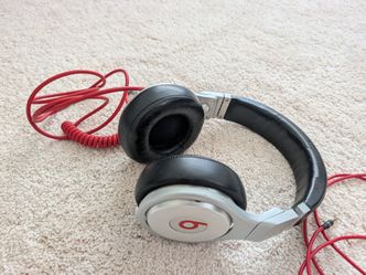 beats pro headphone (old one)