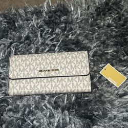 Micheal Kors Wallet