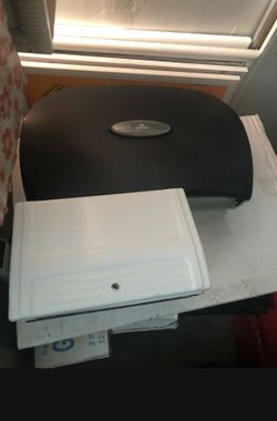 Jumbo Toilet Paper Rolls And Dispenser 