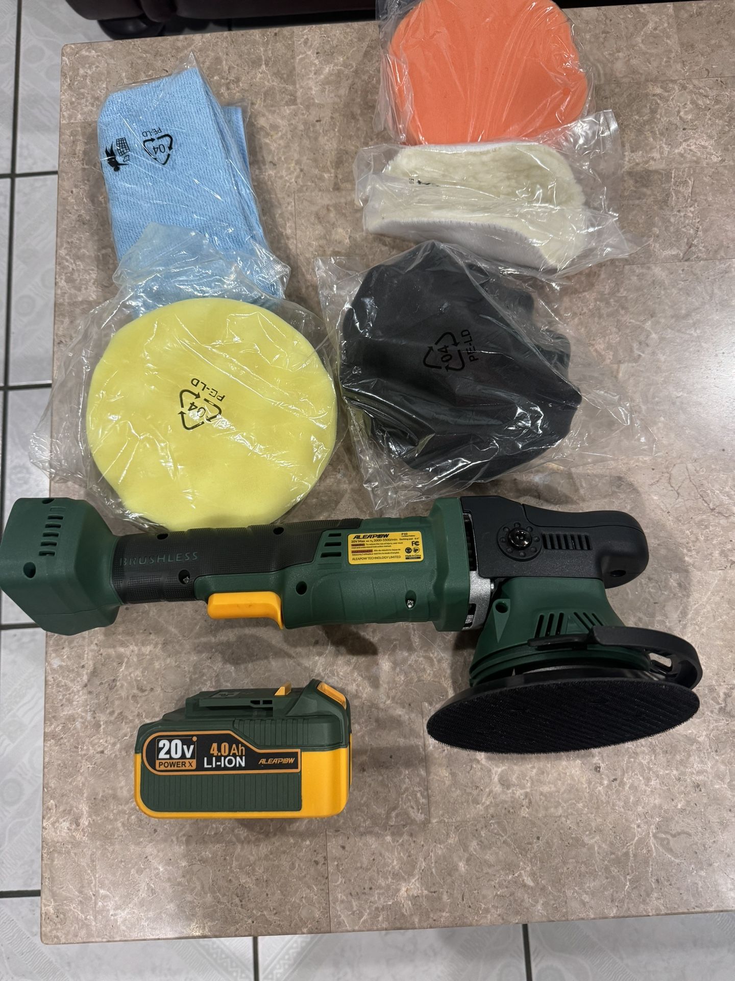 Cordless Buffer Polisher 20V Brushless Car Polisher 4.0Ah Battery 6 Speed 2000 5500 RPM Dual Action D Handle Side Handle Charger with 4 Pads f