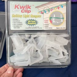 1 Box Of 32 2” Kwik Clip Holiday Light hangers  