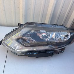 2017-2020  Nissan Rogue Driverside Headlight 