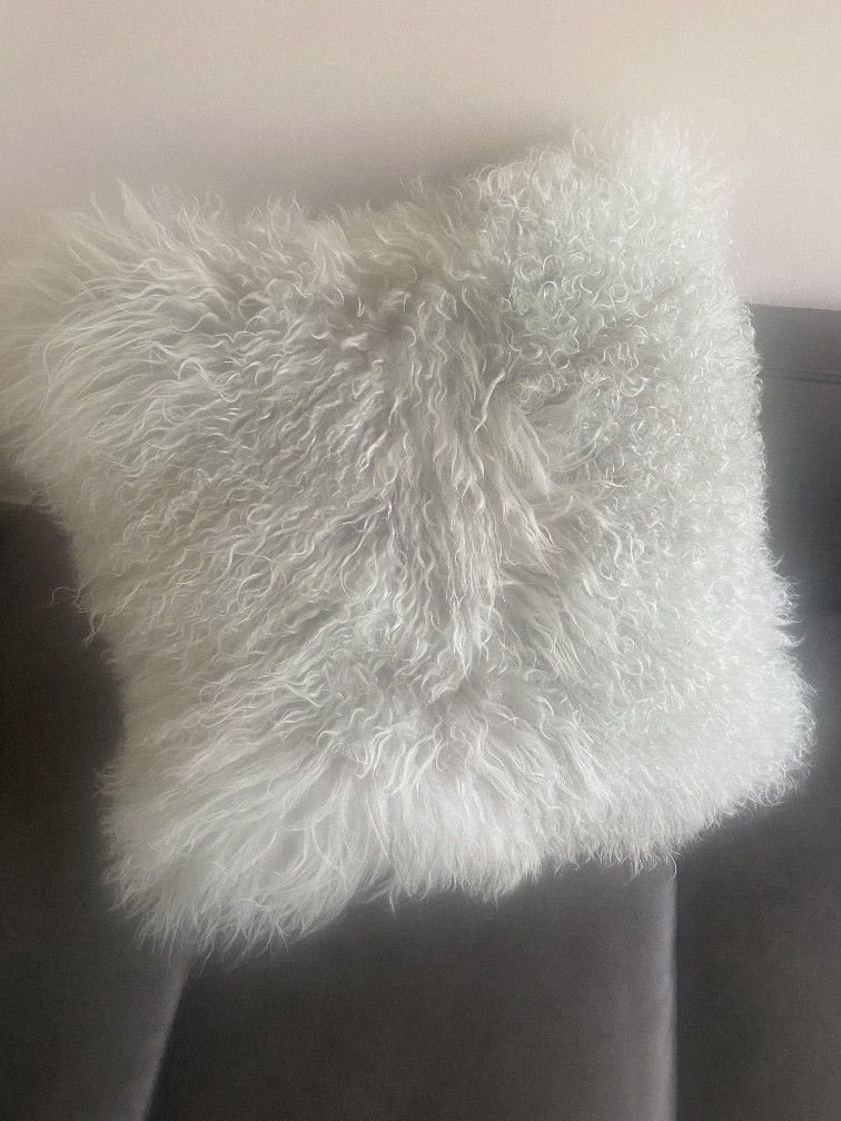 Mongolian Lamb Wool Luxury Throw Pillow By Z Gallery With Zipper And Goose Down Insert And Removable Cover 22"x22"