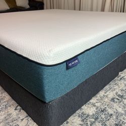 Memory Foam king mattress and boxspring. It’s very good condition. It’s clean. 