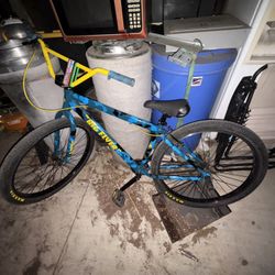 Se Bike 29 In Blue And Yellow Camo