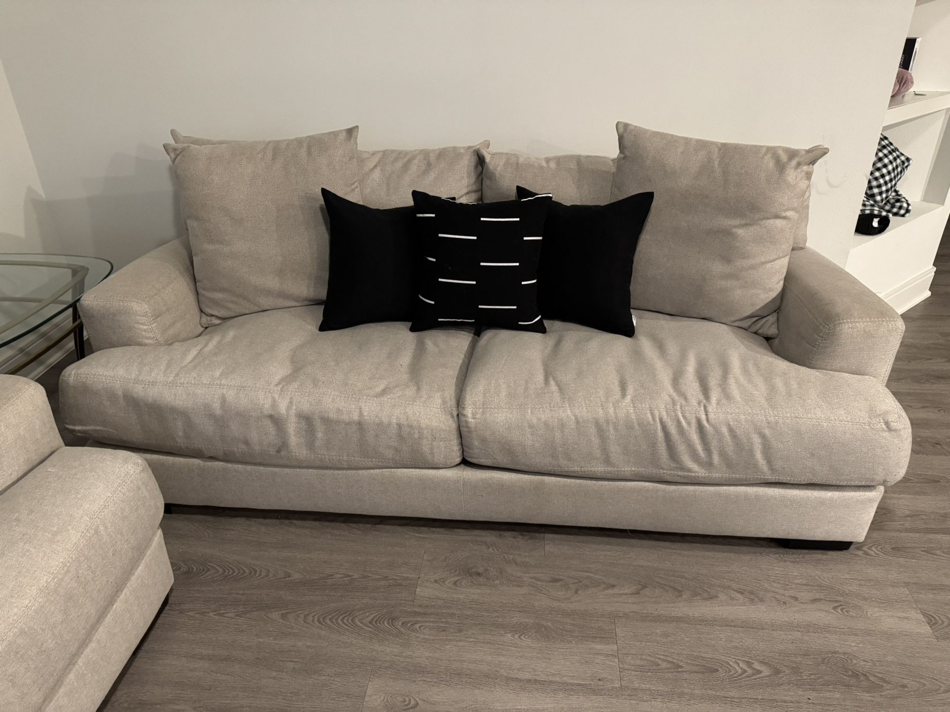 Couch set