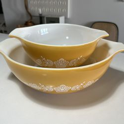 Vintage Pyrex Butterfly Gold Cinderella Nesting Bowls