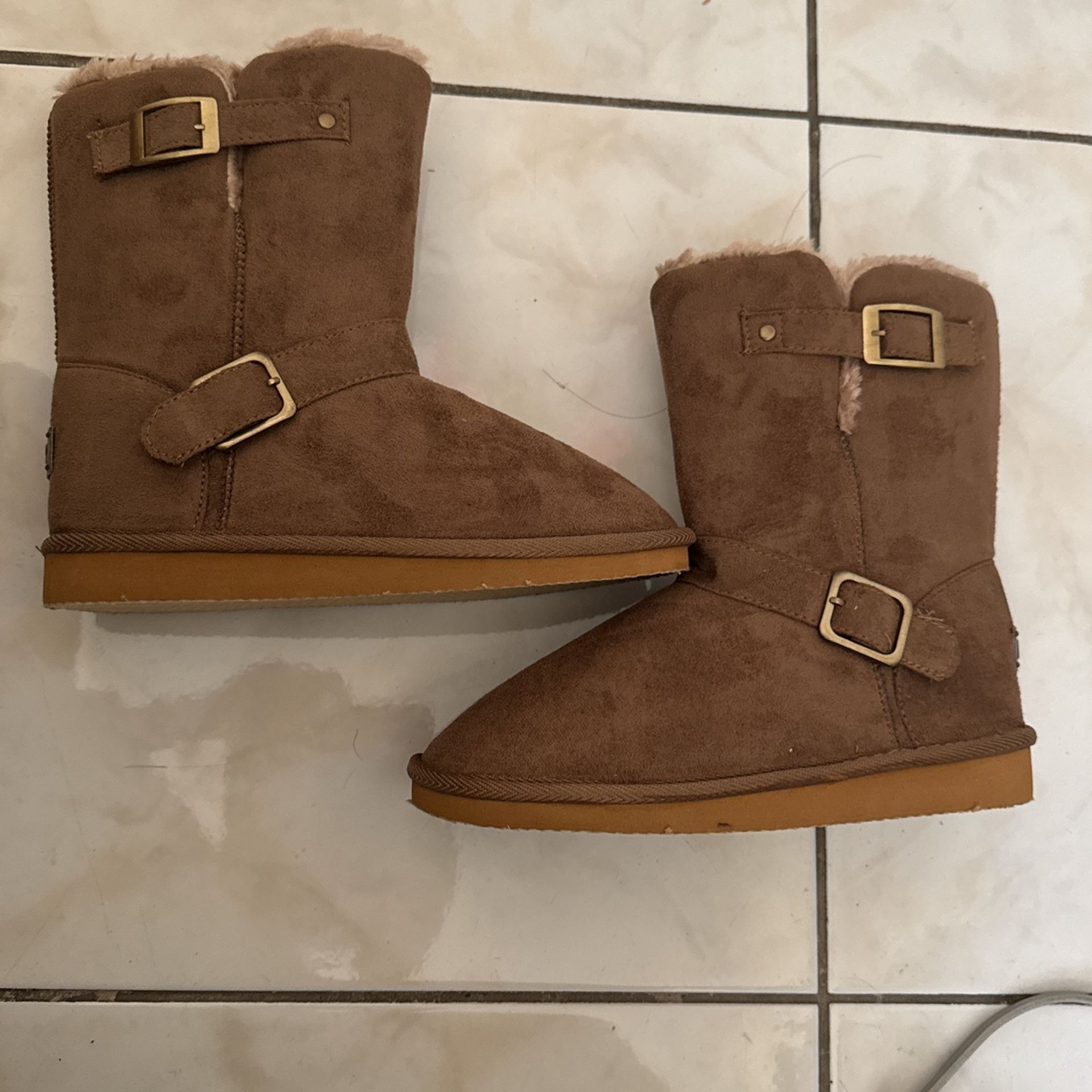 Brand New Brown Boots Size 6 $30.00