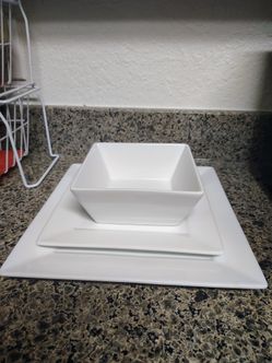 Square porcelain plates