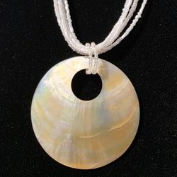 Mop Pendant Beaded necklace