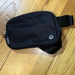 Lululemon Everywhere Belt Bag Fanny Pack Black NWOT