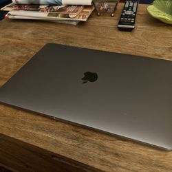 13” Touchbar MacBook Pro 16GB RAM, 500GB SSD