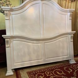 Glam Style Wooden Queen Size Bedroom Set Including Bed,rails,slants,huge Wooden Nightstands Colors White And Gold Metallic Set Has Been Refurbished!🌺