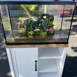 AQUARIUM LIKE NEW !!