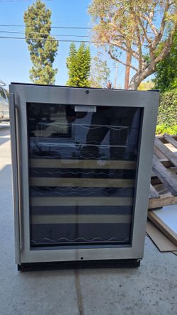 Under cabinet wine fridge