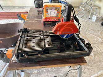 Husky wet tile saw