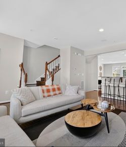 Living Room Set – $550