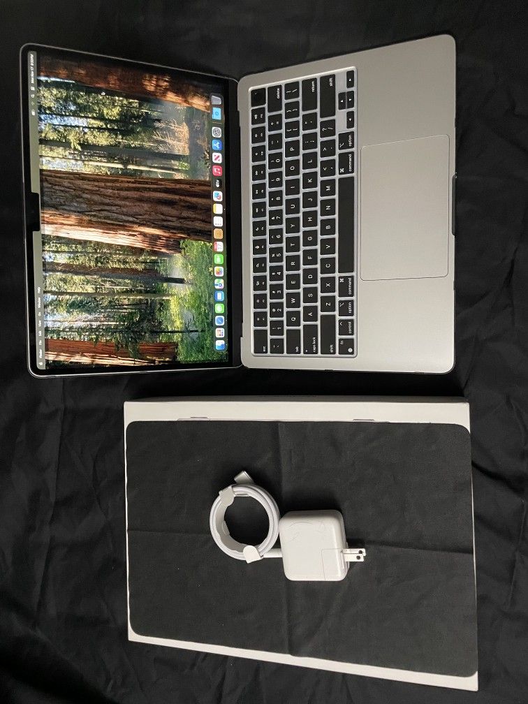 M4 Macbook Air 13in 2025