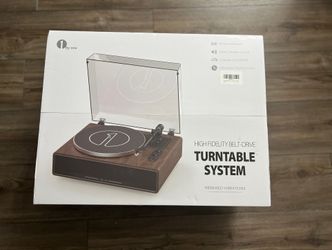 HIGH FIDELITY BELT-DRIVE TURNTABLE SYSTEM
