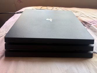 PlayStation 4Pro 1B + 12 Games