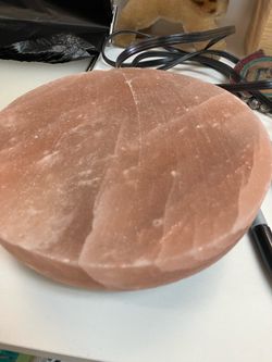 Heated salt lamp for hands or foot detox
