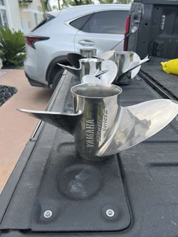 Propela Yamaha 20x15 Excelente Como Nueva 