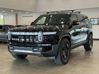 2023 Rivian R1S Adventure