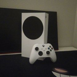 Xbox Series S – Excellent Condition | Works Great | Includes Controller + Cables
