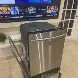 All Stainless Steel Dishwasher With Stainless Steel Tub  - Perfect Condition  - Samsung Dishwasher With Sanitize Cycle  - Can Be Delivered And Install