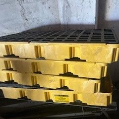 Spill containment pallets  2 Drum