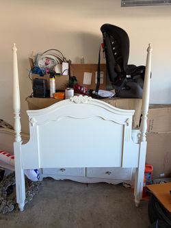 Twin bed set