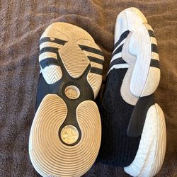 Trae young sneakers size 9