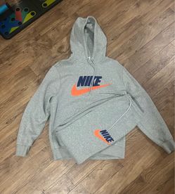 Nike sweatsuit