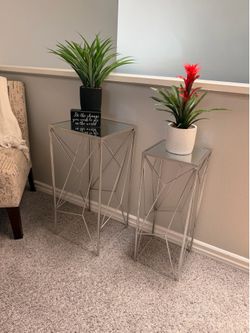 Set of 2 tables decor
