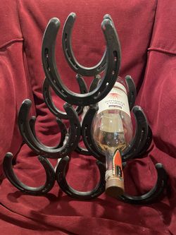 Metal Horseshoe Wine Bottle Holder